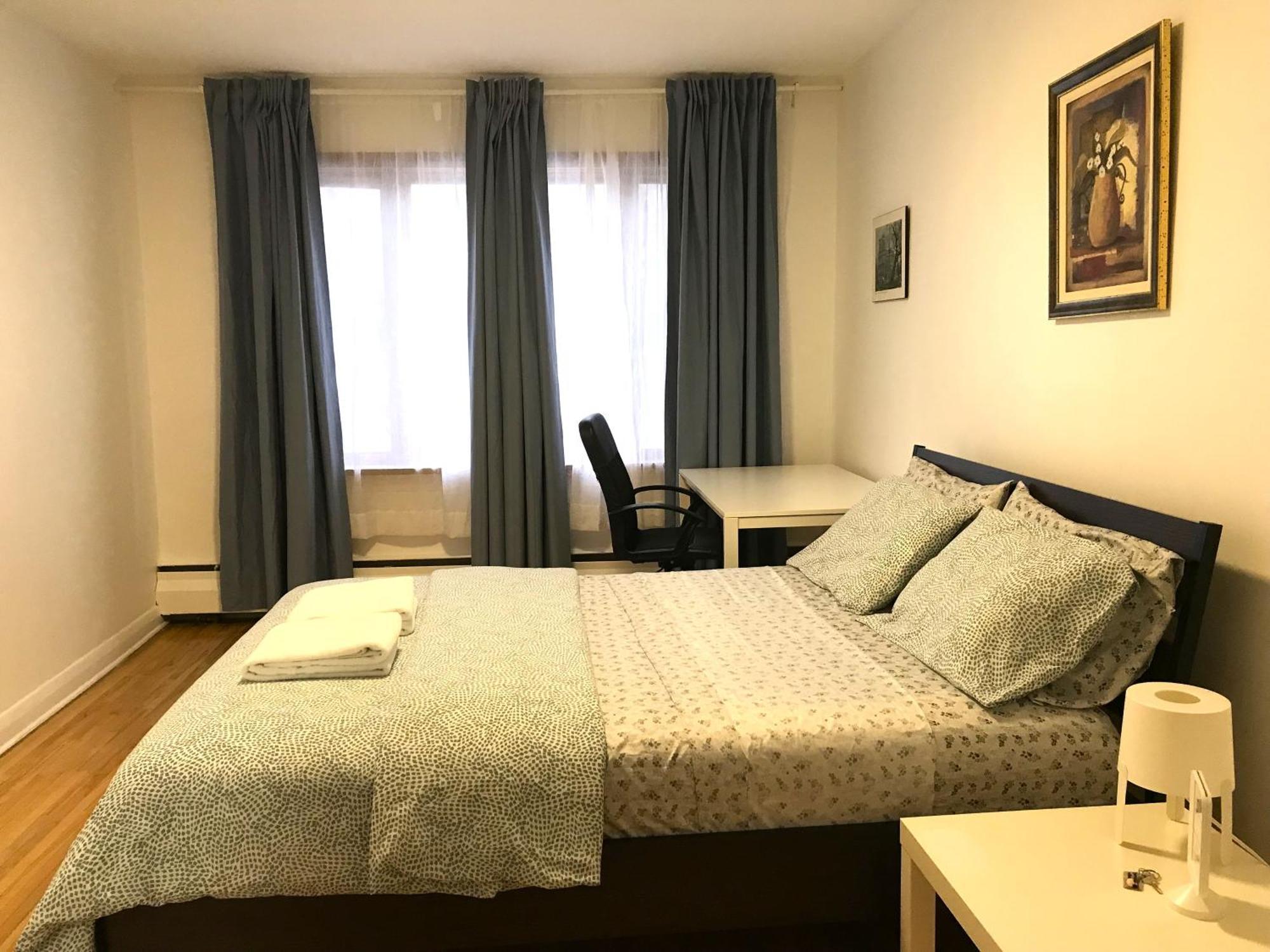 Big Private Room Midmontreal Next To Station Metro - Parking Free Luaran gambar