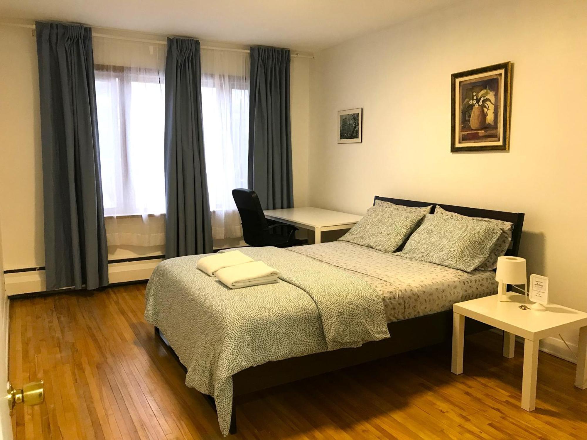 Big Private Room Midmontreal Next To Station Metro - Parking Free Luaran gambar