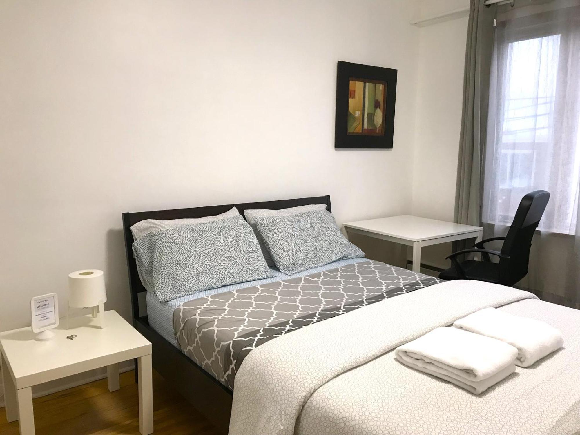 Big Private Room Midmontreal Next To Station Metro - Parking Free Luaran gambar