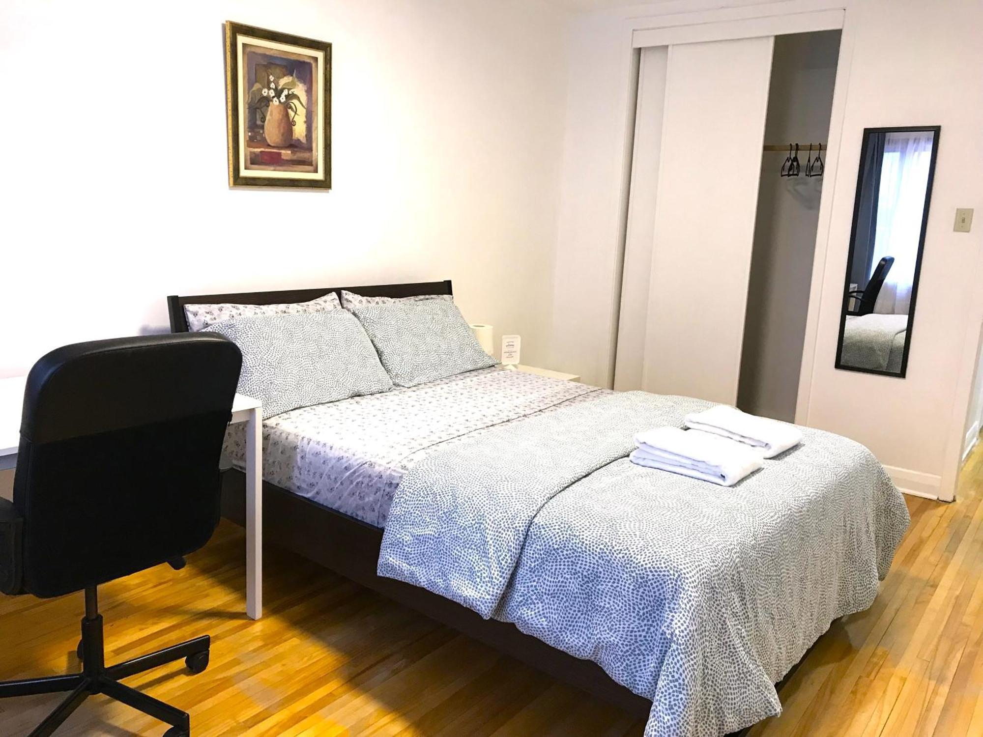 Big Private Room Midmontreal Next To Station Metro - Parking Free Luaran gambar